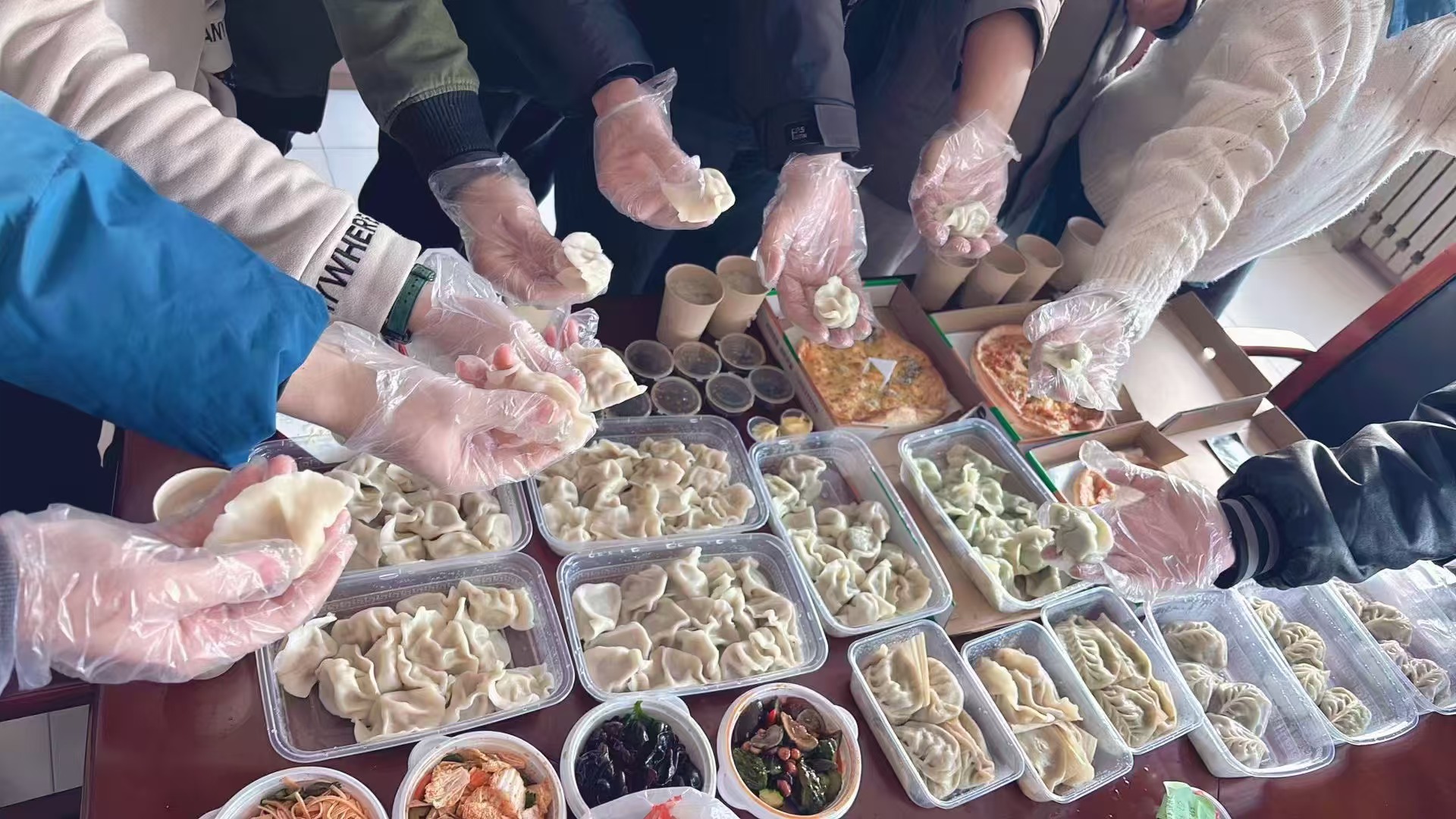 山东科润2024年冬至团建：以饺子传温情，用协作筑未来